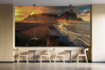Günbatımında Dağ Manzaralı Deniz Kıyısı - Sahil poster